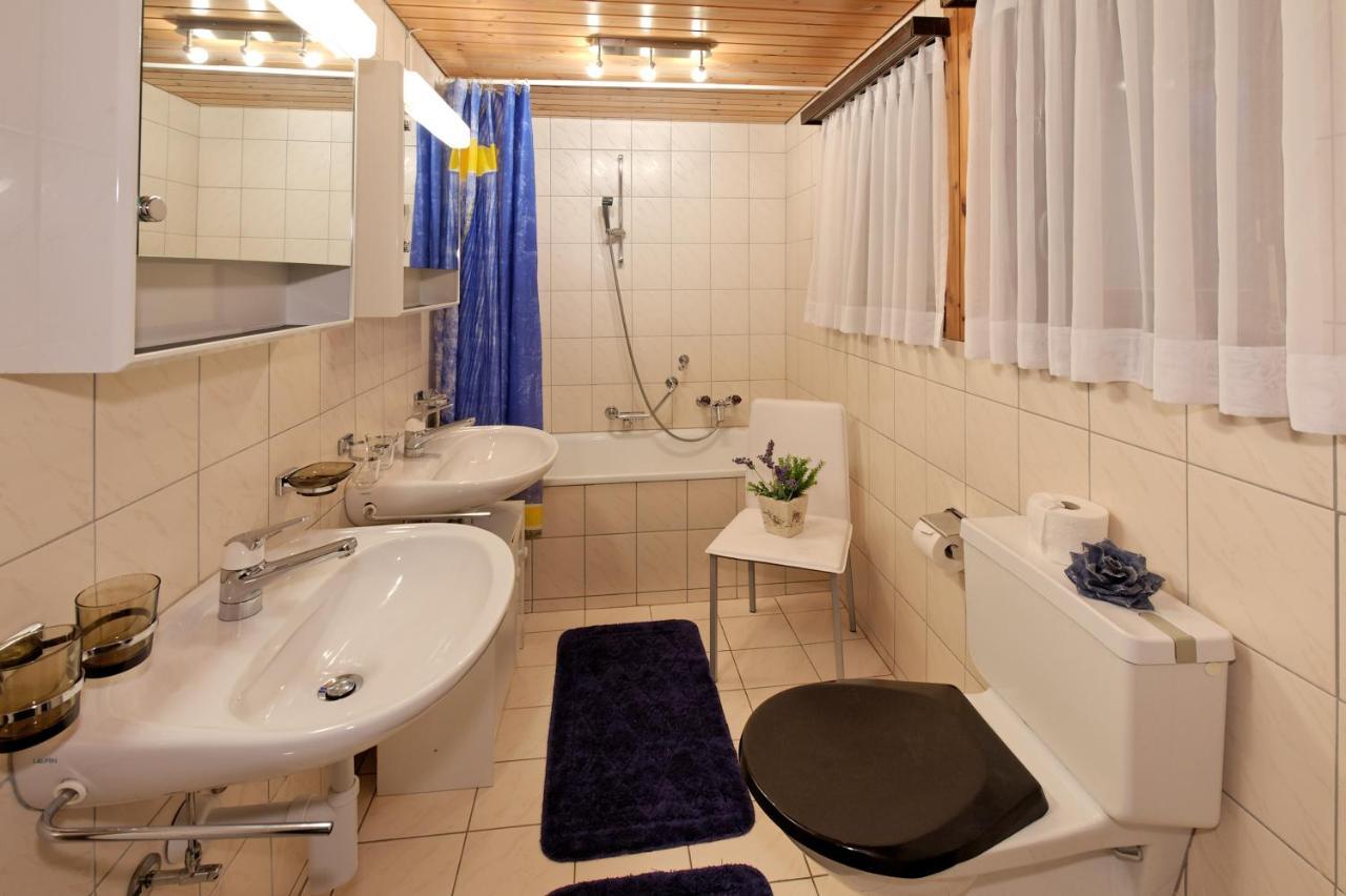 Haus Waldheim Grachen Apartment Стая снимка